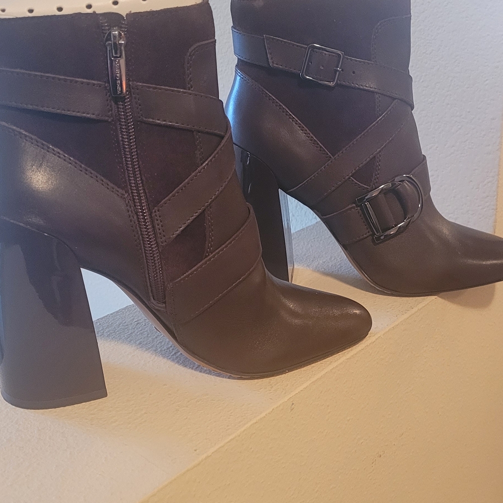 Vince Camuto Erillie Root Beer Brown Leather Suede Buckle Block Heel Boots 7M